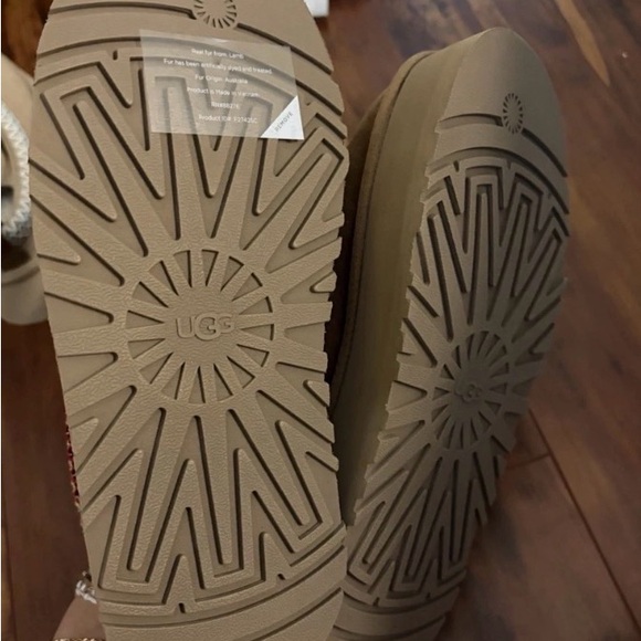 ugg nwt womens size 9 platform tasman - Picture 3 of 3